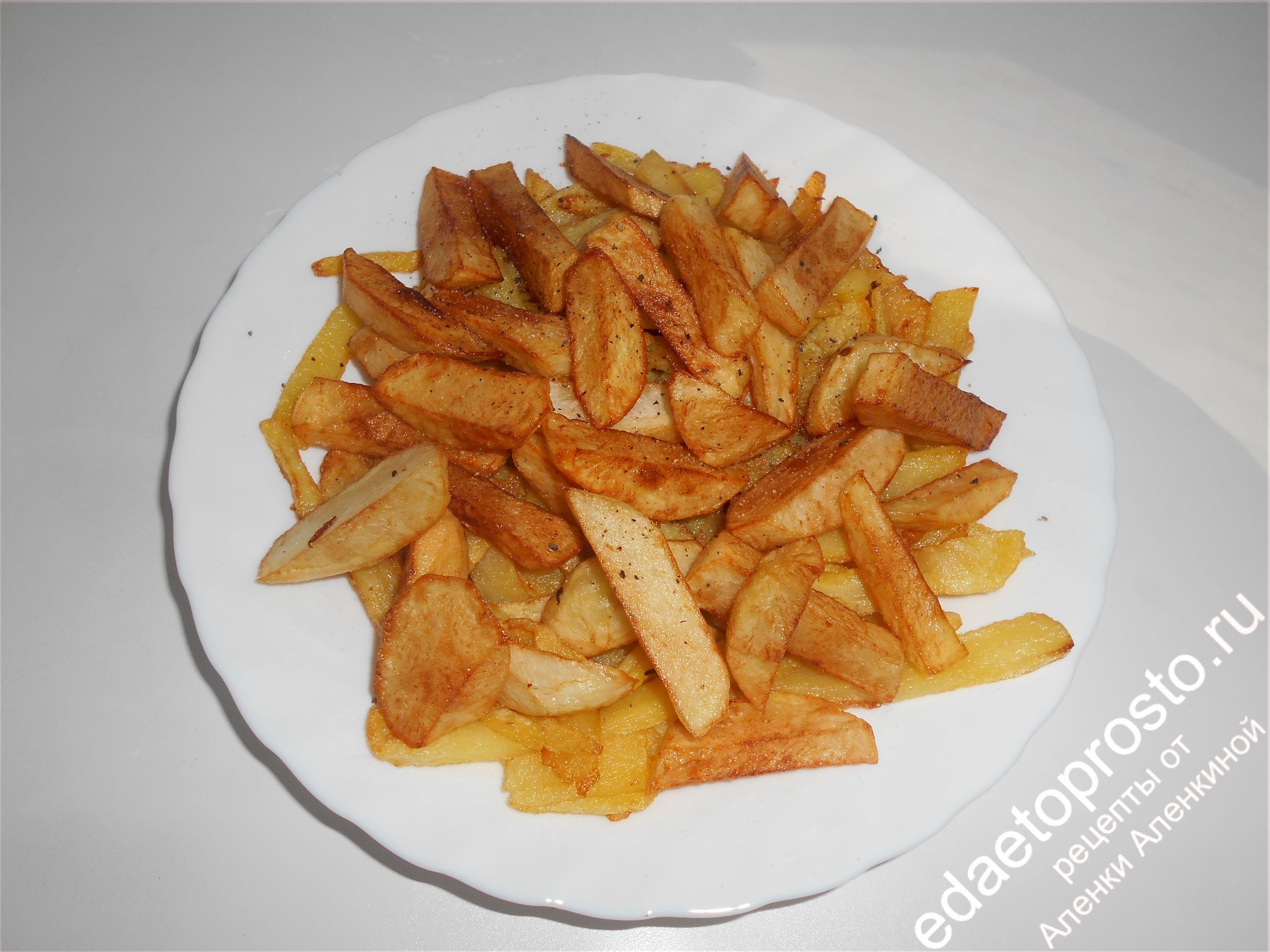 фото вкусного блюда из картофеля жареного в масле, красивое фото блюда из картофеля