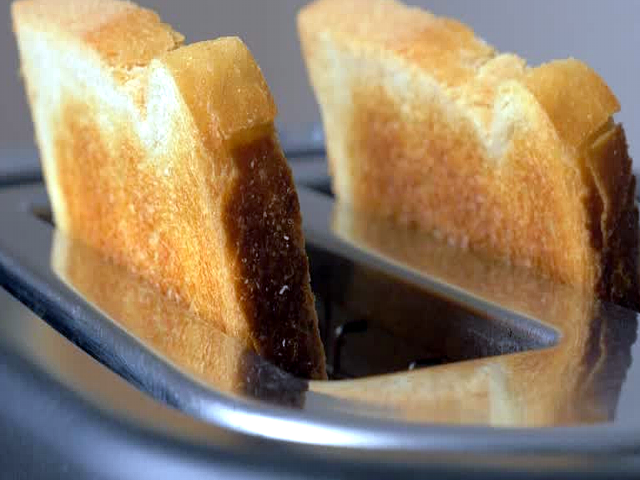 фото приготовления горячего хлеба в тостере