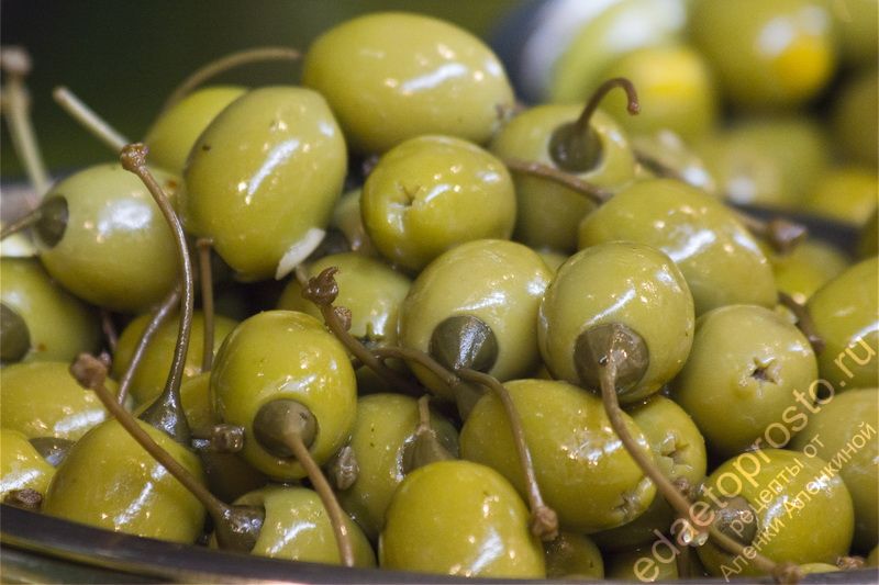 фото тарелки с маслинами и оливками для салатов
