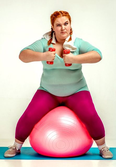 рисунок толстой женщины занимающейся аэробикой для похудения