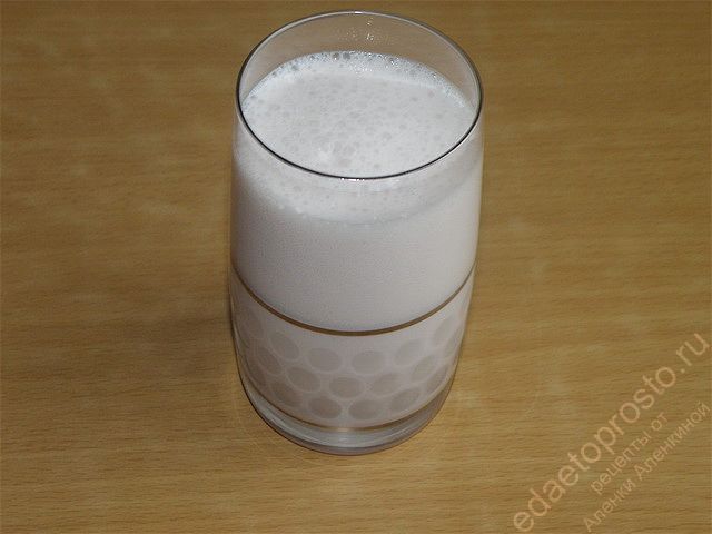 Молочный коктейль готов, разливаем его по бокалам