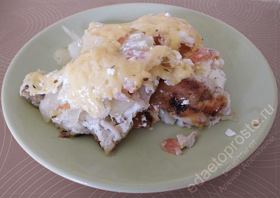 фото вкусного жаркого с картошкой в мультиварке на тарелке