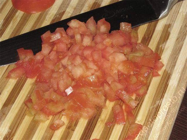 порезать помидоры
