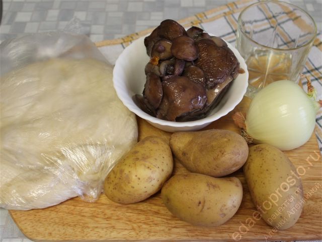 фото ингредиентов для приготовления осетинского пирога с грибами