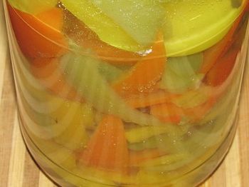 Двухцветный маринованный перец – кулинарный рецепт