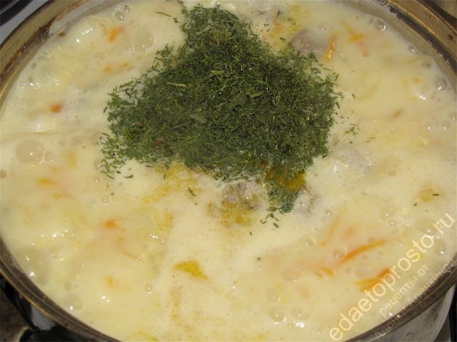 Добавляем в сливочный суп зелень, фото приготовления
