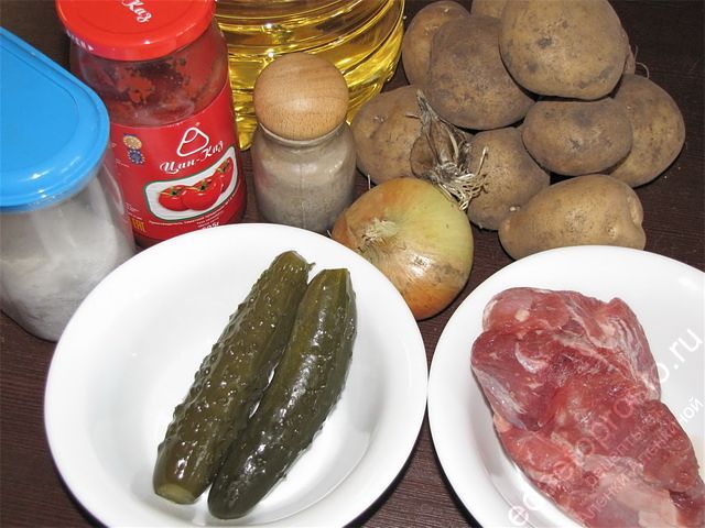 фото исходных продуктов для приготовления азу по-татарски с солеными огурцами
