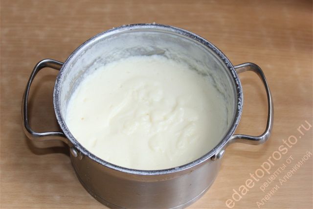 Крем немного осядет по мере остывания, фото классического заварного крема