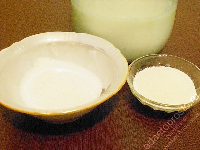 фото исходных продуктов для приготовления манной каши на молоке