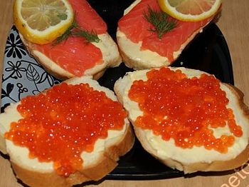 фото вкусных бутербродов на праздничный стол с красной икрой и красной рыбой