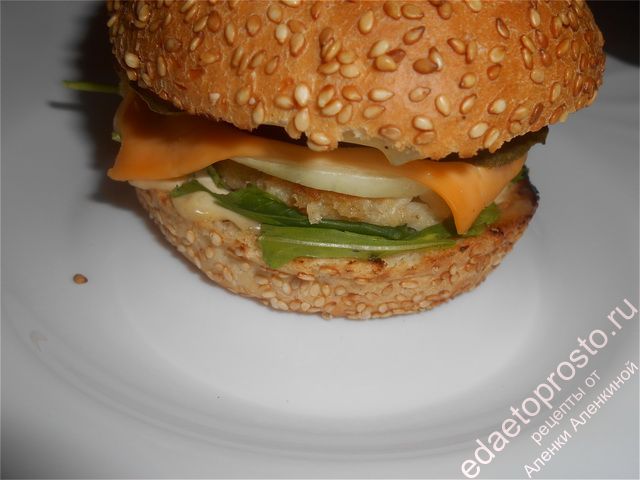 Филе-о-фиш или сэндвич с рыбой фото