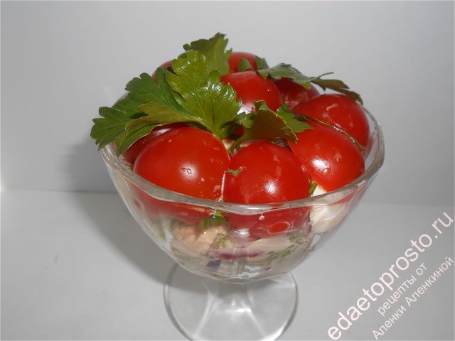 Красный салат формируем порционно, фото готового салата в креманке