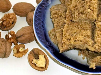 фото заставка к рецепту халвы из грецких орехов