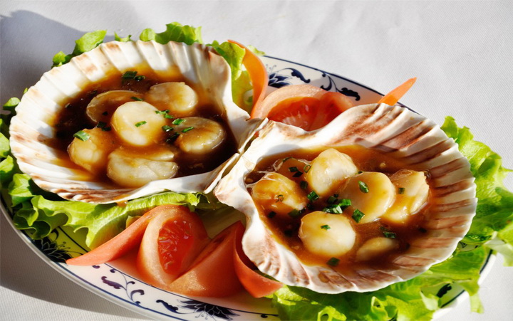 фото блюда Морские гребешки в черном соусе 