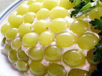 фото к рецептам салатов с виноградом