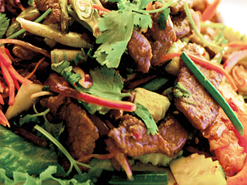 фото к рецептам тайских салатов, тайский салат с говядиной