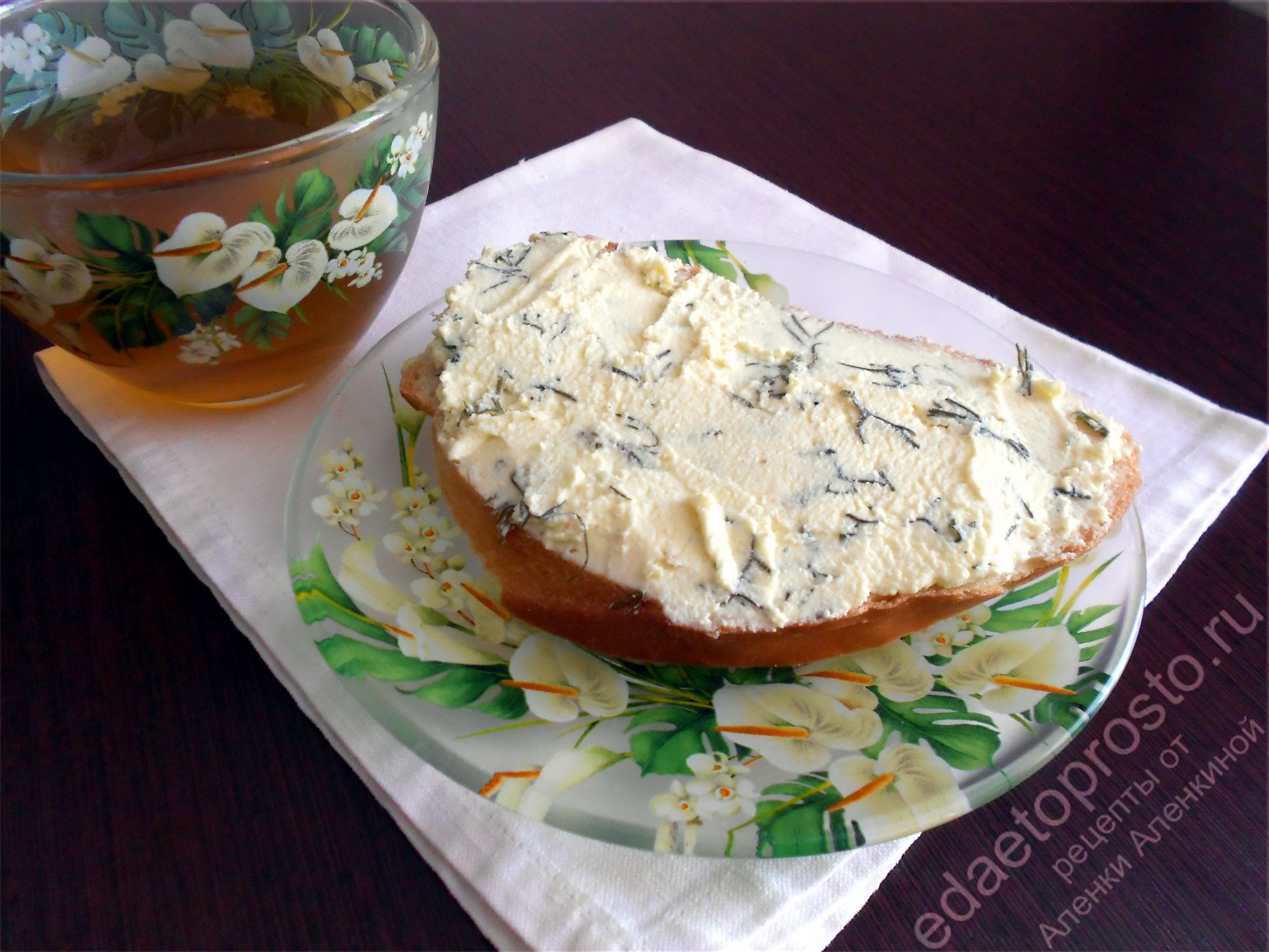 фото бутерброда с домашним сыром