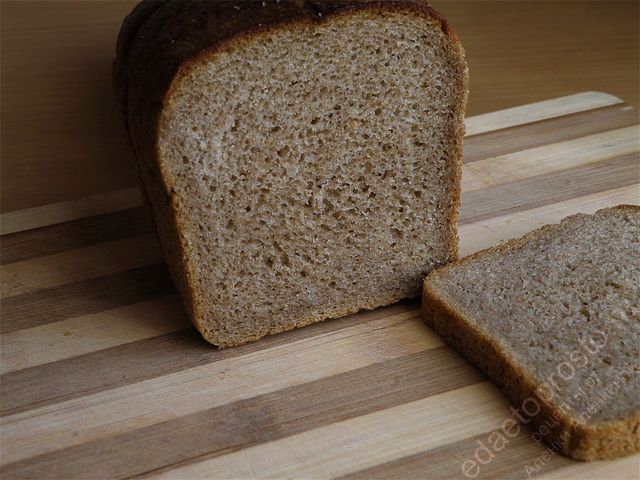 фото домашнего черного хлеба из хлебопечки