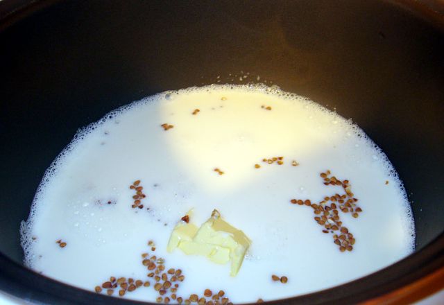 Гречневая каша на молоке в мультиварке фото