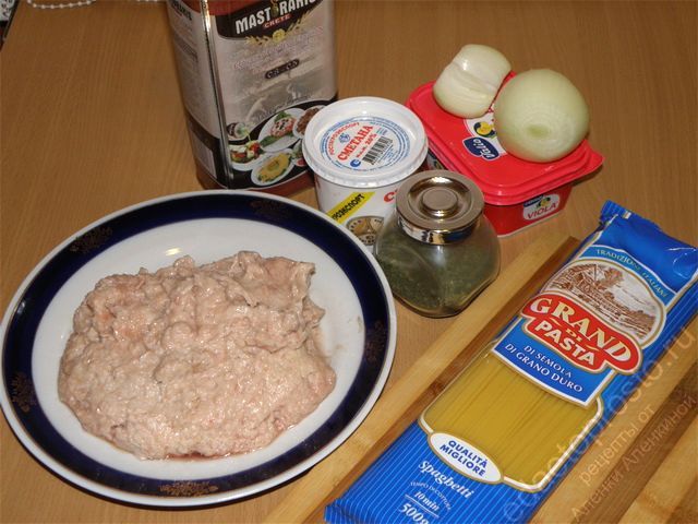 фото исходных продуктов для макарон под сливочным соусом