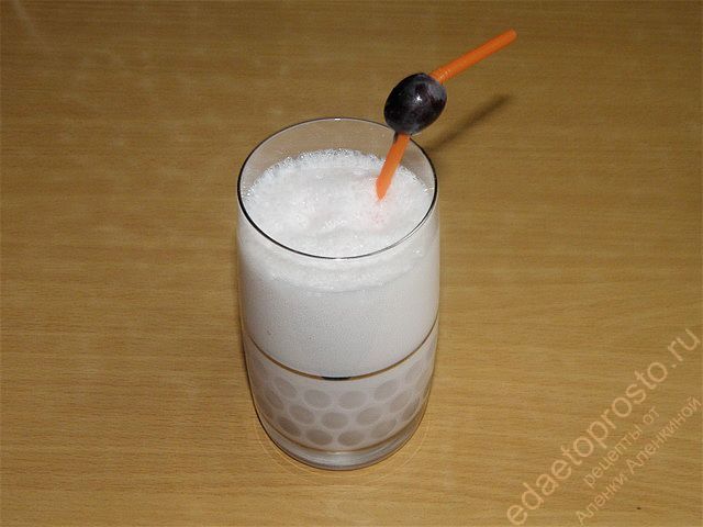 молочный алкогольный коктейль фото