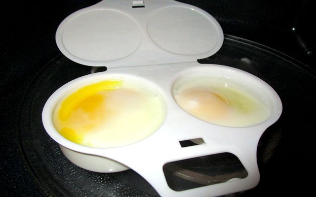 яйца пашот в микроволновке фото