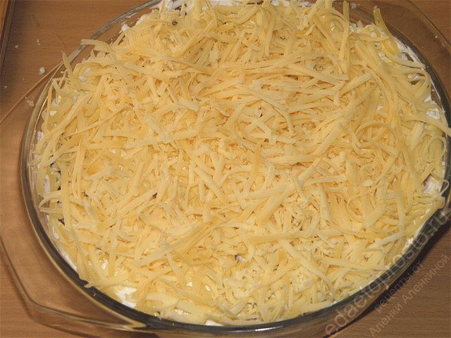 последний слой - сыр, фото готового салата