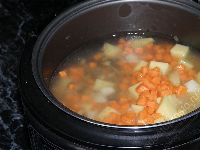 овощи выложить к готовым грибам, пошаговое фото приготовления грибного супа из шампиньонов