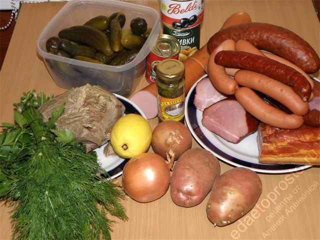 фото мясных ингредиентов для солянки: вареная колбаса, сосиски, говядина в/к, шейка в/к и другие копчености