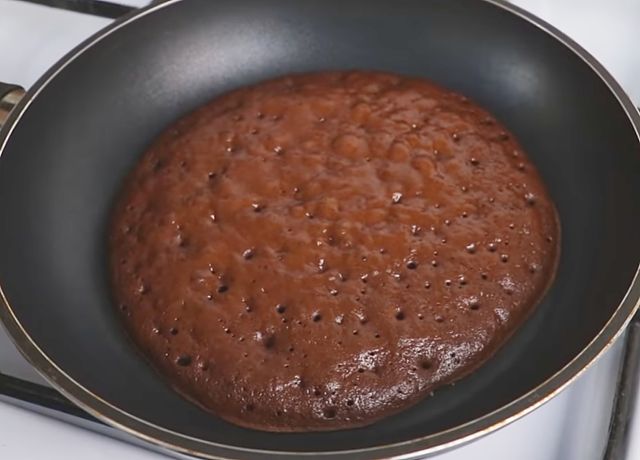 торт шоколад на кипятке на сковороде