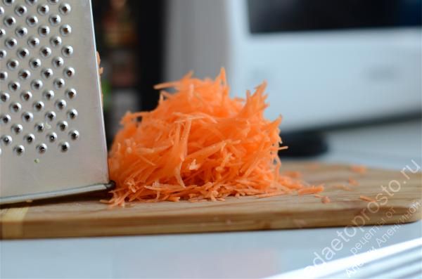 морковь натрите на терке любого размера