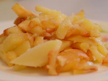 фото вкусного жареного картофеля на сковороде