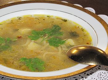 фото вкусного супа с лапшой и курицей
