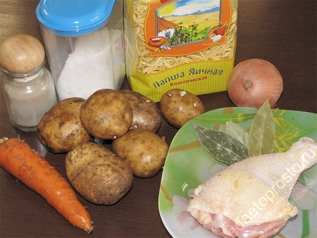 фото ингредиентов для приготовления куриного супа с лапшой