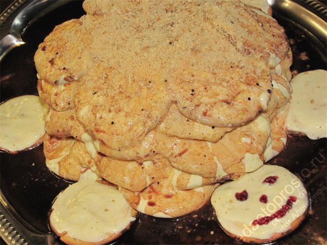 Торт Черепаха украсить можно песочным печеньем