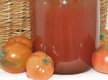 фото банки с домашним томатным соком