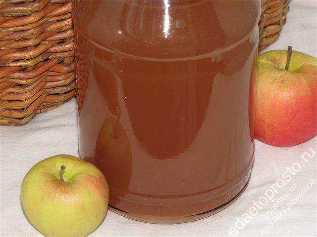 Натуральный и вкусный вкусный яблочно-грушевый сок на зиму готов