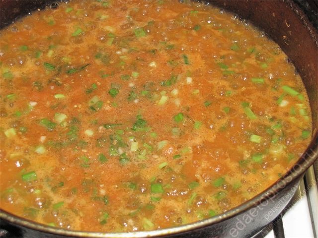 Кипятить соус 15-30 минут, фото приготовления томатного соуса