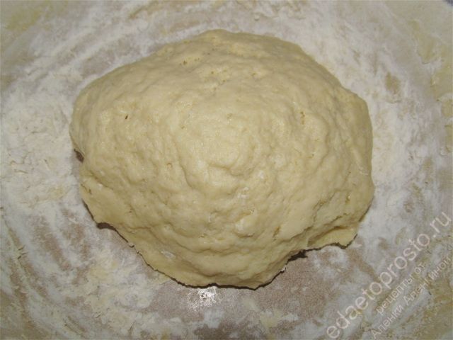 Вымешиваем тесто, пошаговое фото  приготовления торта Монастырская изба