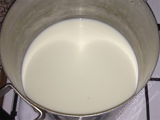 подогрейте молоко до чуть теплого состояния
