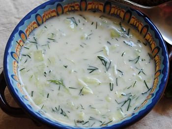 болгарский холодный суп на ботве