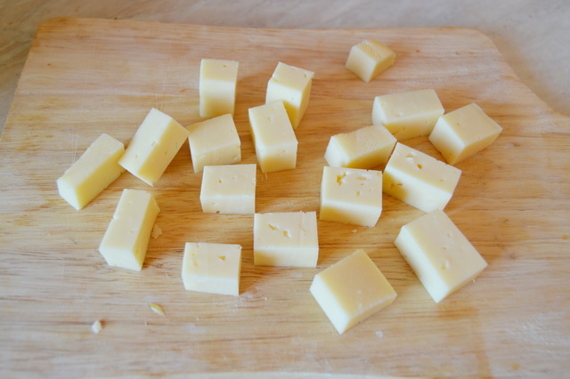нарезать сыр кубиками пошаговое фото 