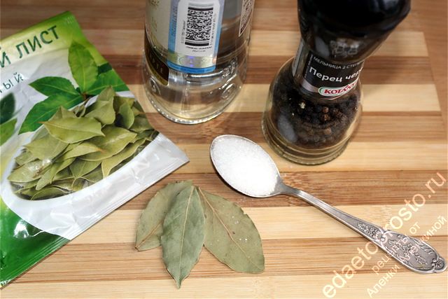 ингредиенты для настойки лаврового листа на водке