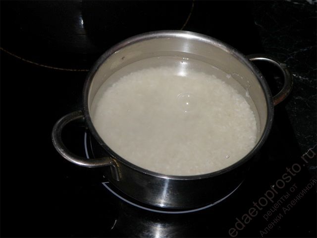 Рис промыть и отварить до полуготовности, пошаговое фото приготовления запеканки из кабачков