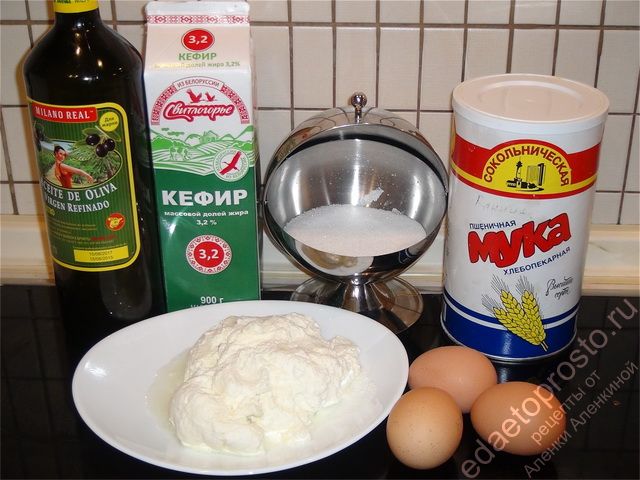 фото ингредиентов для приготовления сырников на кефире с творогом