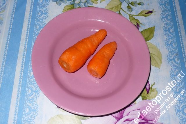 Очищенная и отмытая морковь 