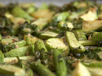 фото заставка к рецепту кабачков запеченных с зеленью
